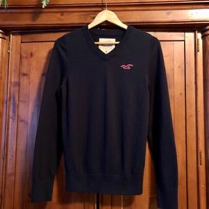 Men’s Hollister V-Neck Sweater Size Medium